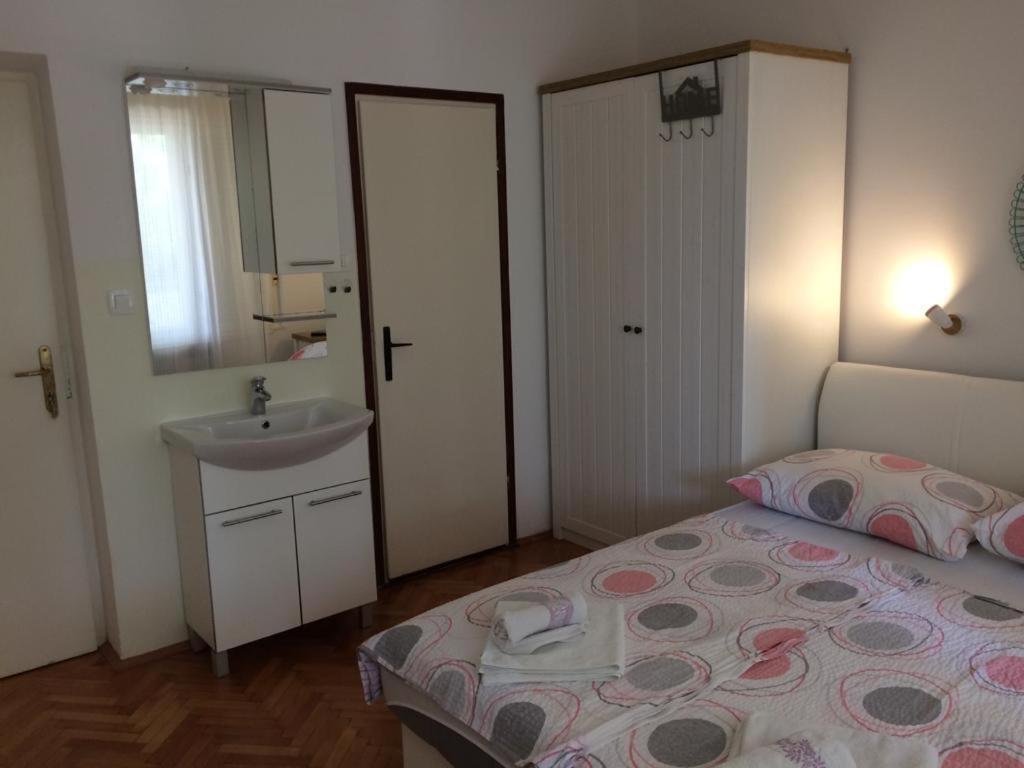 Apartman I Sobe Marijana Rab Town Exterior photo